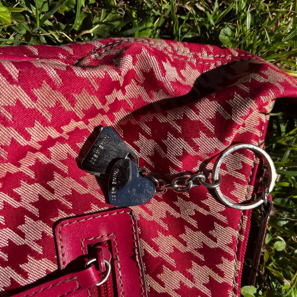 Nine West herringbone style shoulder bag in pink and cream houndstooth - Picture 4 of 5